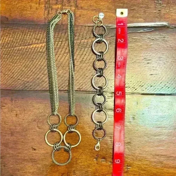 Matching necklace and bracelet set - Picture 3 of 4